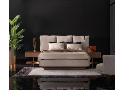 Elegantes graues Bett mit Nachttischen aus Holz und Textil