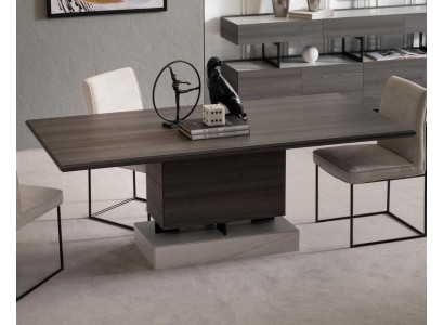 Eleganter brauner Esstisch aus Holz für modernes Esszimmer