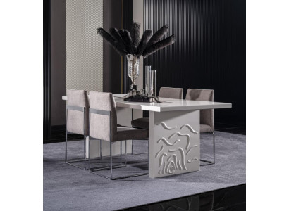 Elegantes weißes Esstisch- und Stuhl-Set aus Holz und Textil