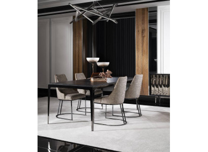 Elegantes schwarzes Esszimmer Set aus Holz mit modernen Stühlen