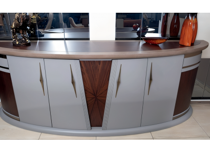 Elegante braune Holz-Konsole im modernen Design