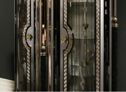 Silberne Holzvitrine modern, elegante Aufbewahrung für Wohnzimmer
