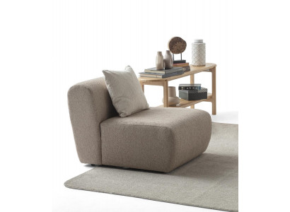 Eleganter brauner Holz-Textil Sessel im modernen Design