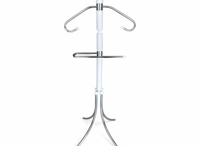 Kleiderständer mit gebogenen Beinen Kompakte und stabile Konstruktion