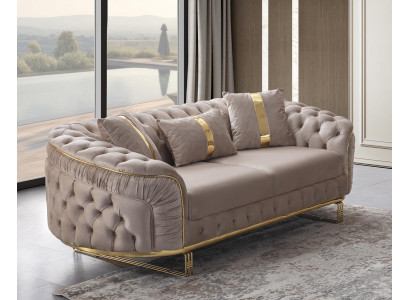 Ein modernes, bequemes Sofa schafft Harmonie im Raum.