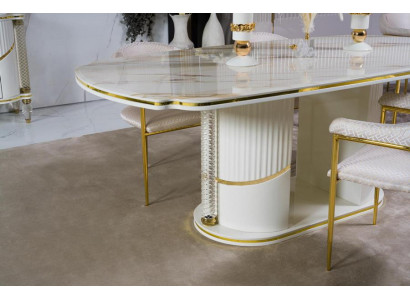 Moderner Esstisch aus Massivholz – Perfekt für jedes Esszimmer.