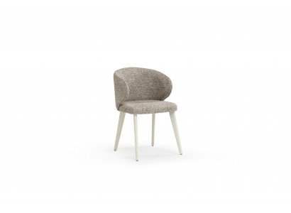 Eleganter Polsterstuhl mit komfortabler Sitzfläche und modernem Design