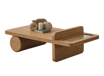 Modischer Couchtisch aus Holz mit dekorativem Design und Stauraum Braun