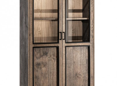 Rustikale Vitrine mit Holzregalen und Glastüren auf Metallbeinen