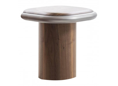 Eleganter Beistelltisch mit modernem Design und Holzstruktur