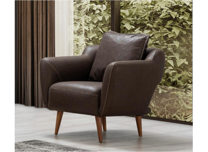 Elegantes Leder-Sessel mit modernen Holzbeinen und bequemem Polster