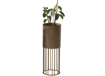 Eleganter Pflanzkübel mit Metallgitter und Goldakzenten