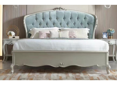 Hellblaues Chesterfield Doppelbett Massivholzrahmen Komfortbett