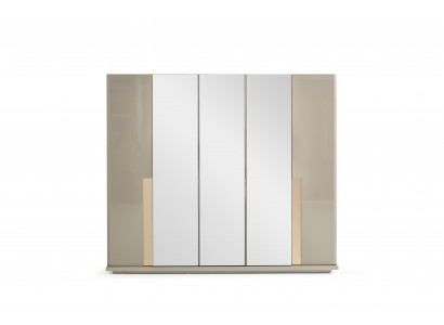 Eleganter Kleiderschrank – Perfekt für Jedes Schlafzimmer