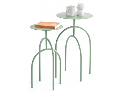 Moderne Beistelltische mit gebogenen Metallbeinen und runden Platten